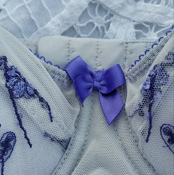 Adore Me Bra and Underwear Set - Picture 3 of 9